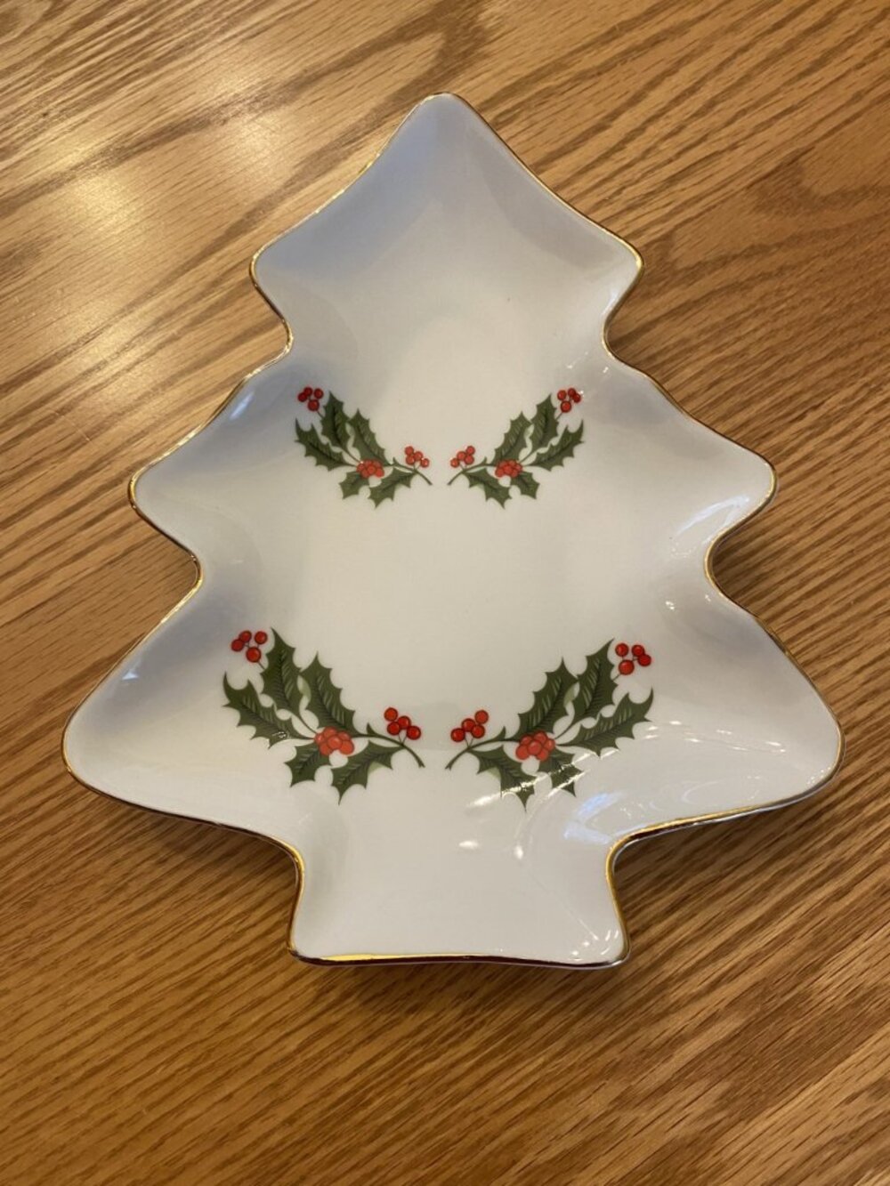 Christmas Tree Plate by Kashima
